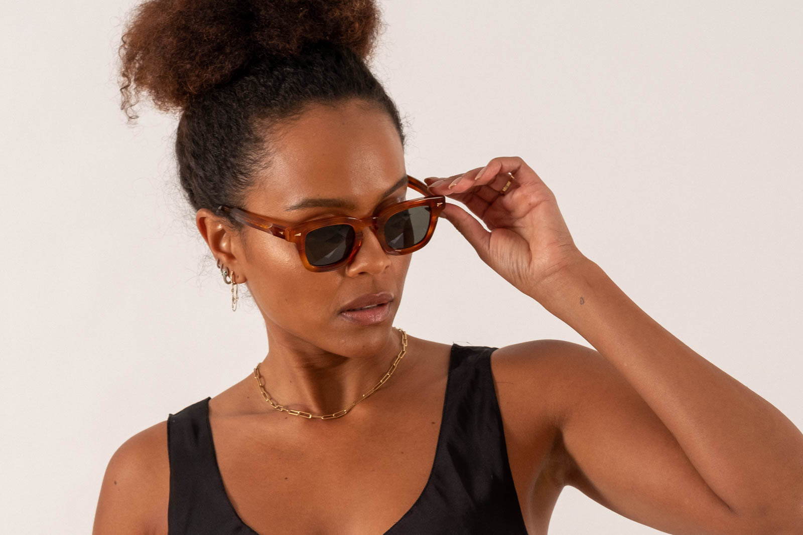 ahlem champ des mars orange turtle sunglasses model
