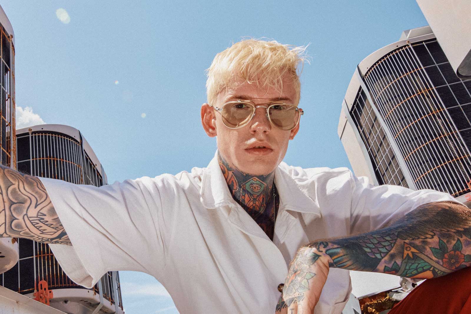 Akoni Calisto Sunglasses Model