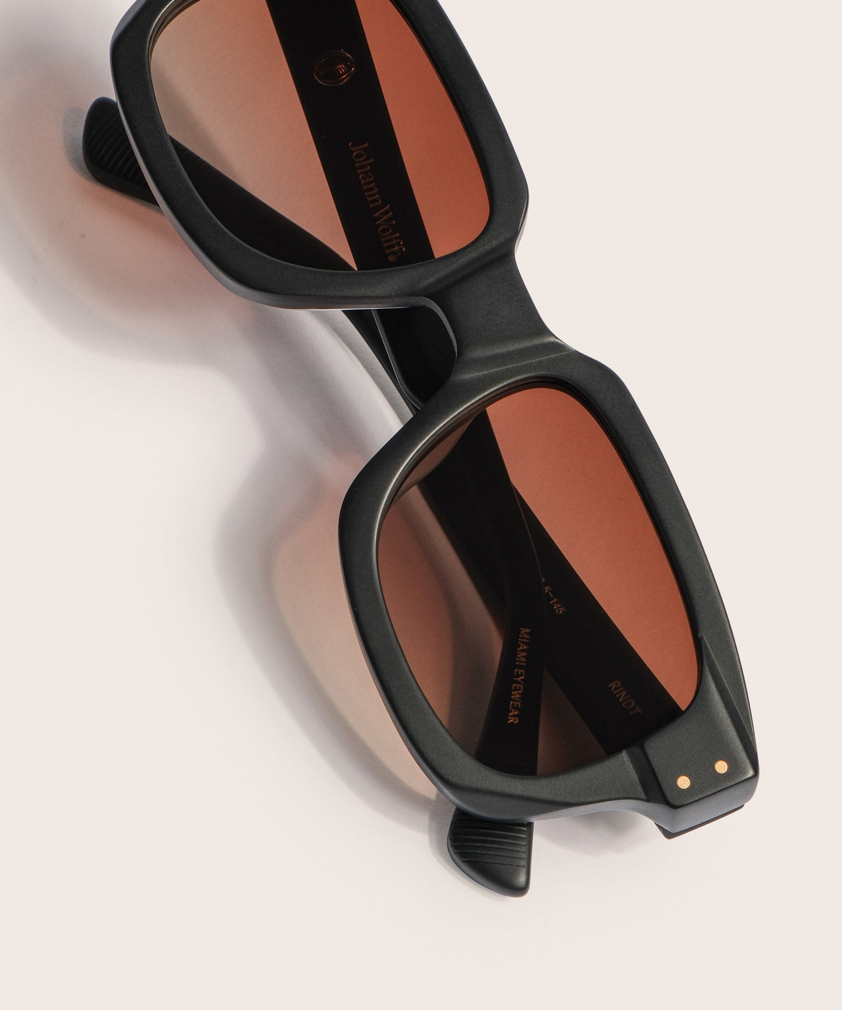 Johann Wolff Rindt Matte Black Brown Light #color_matte-black-brown-light