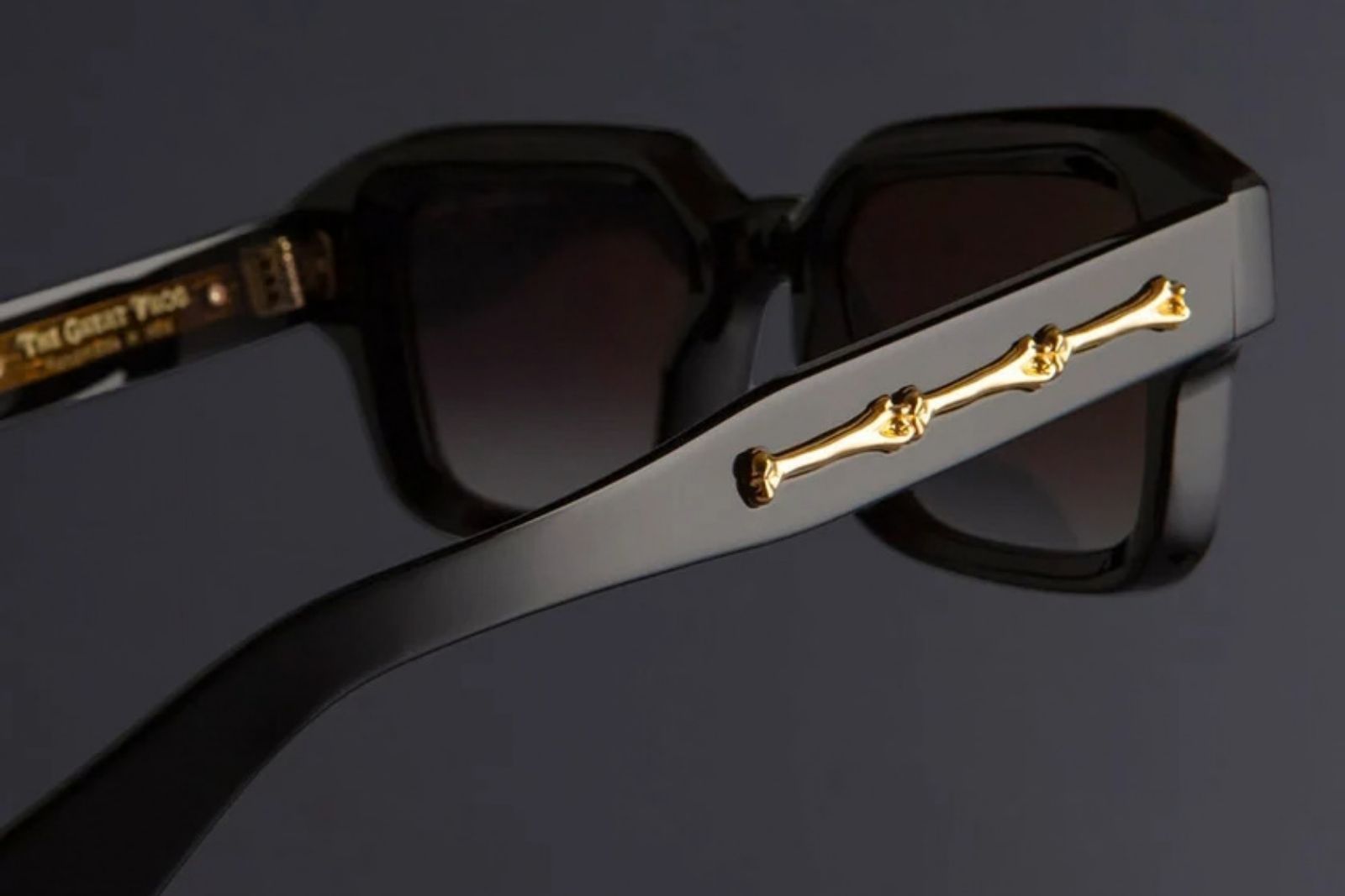 Cutler & Gross The Great Frog Bones Link - Black Gold Sunglasses