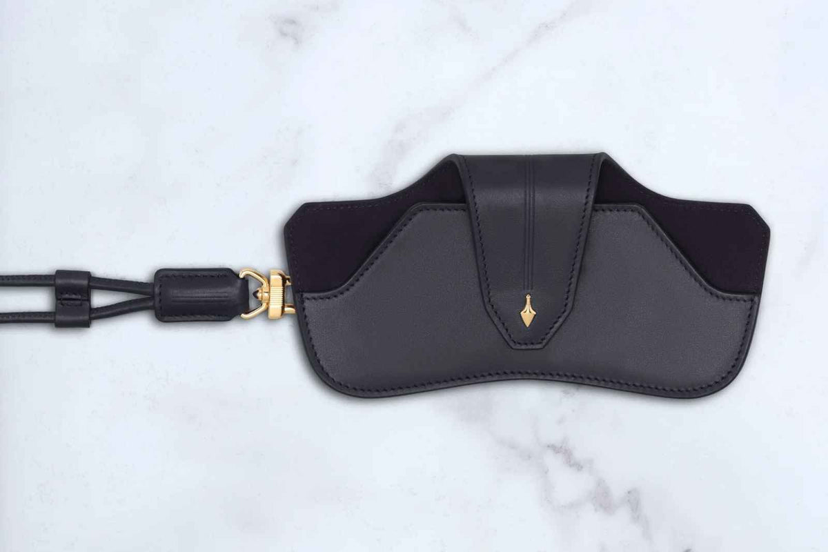 Jacques Marie Mage Hunter - Navy Case
