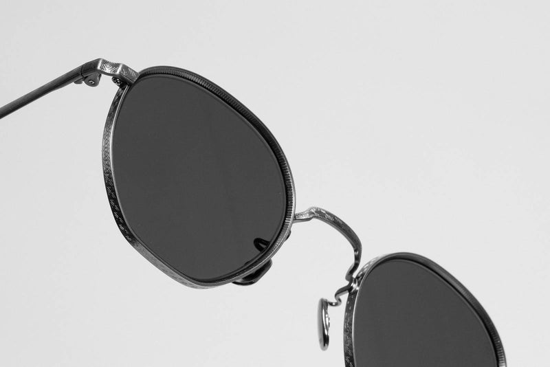 Eyevan 163 Sunglasses Black and White