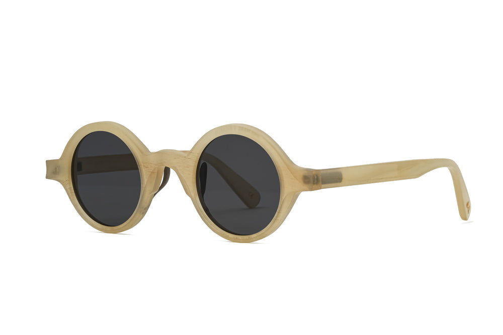 Rigards | RG00UW7 in Amber Sunglasses - twelvesixtynine